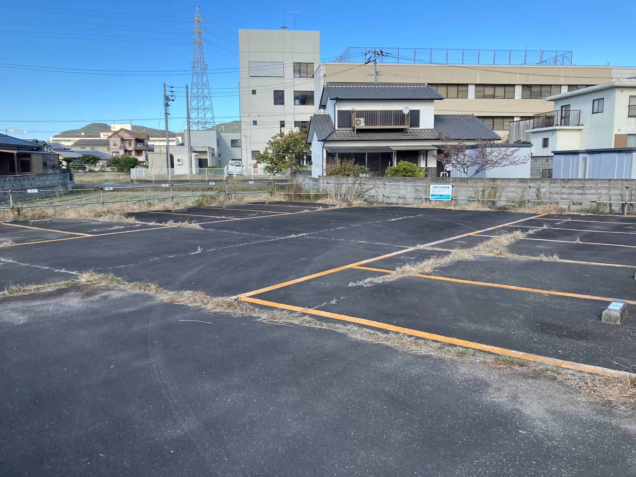 讃岐津田駅（高松寄り）月極駐車場