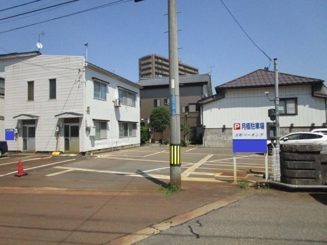 長岡花火大会の予約ができる棚橋不動産 表町パーキングの外観
